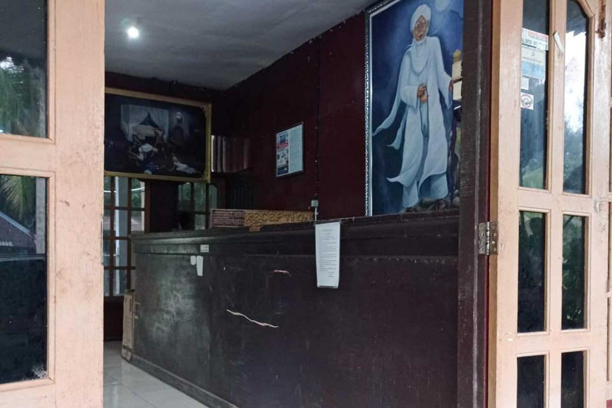 Hotel Pantai Panjang Bengkulu Redpartner Exteriör bild