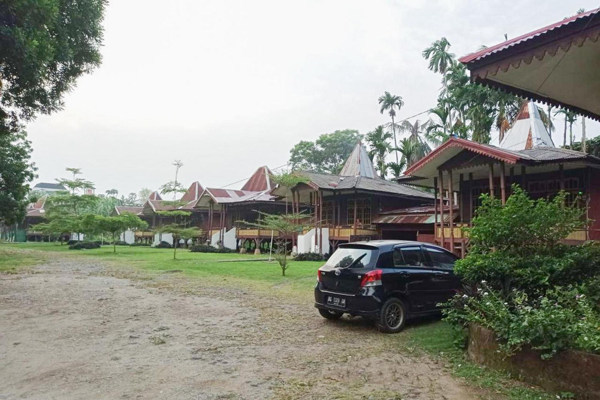 Hotel Pantai Panjang Bengkulu Redpartner Exteriör bild